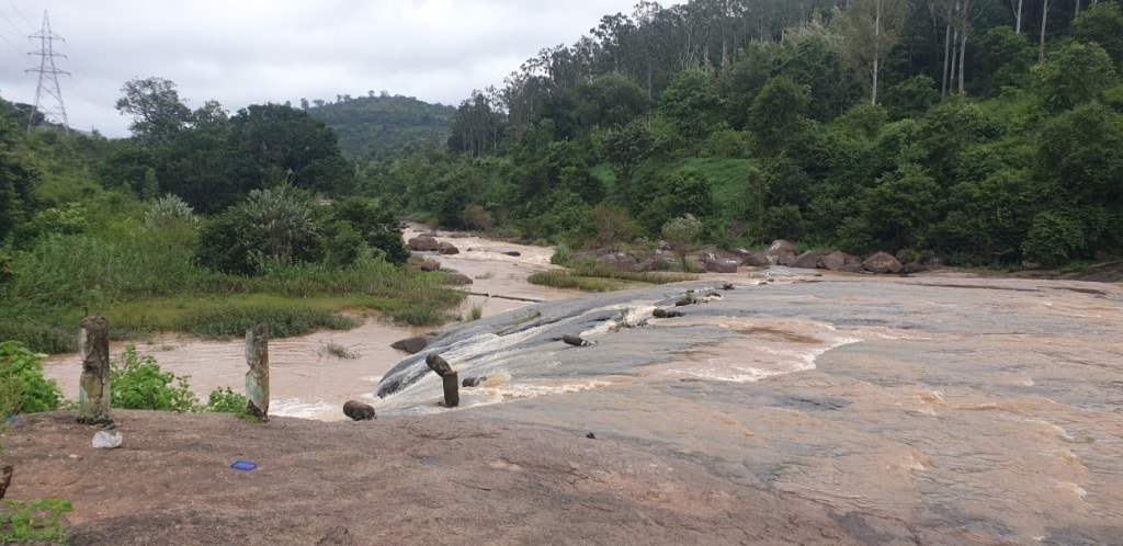 Chaaparai Waterfalls