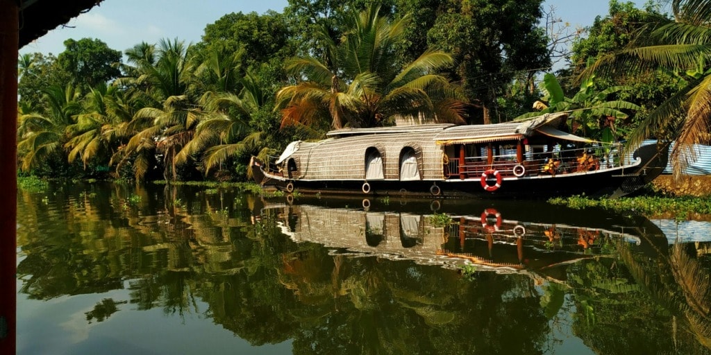 Kumarakom Tourist Places - Places to Visit, Things to do in Kumarakom & Travel Guide